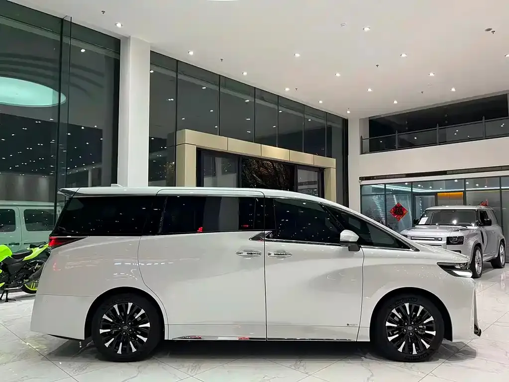 Toyota Vellfire 2024 из CN, фото 2