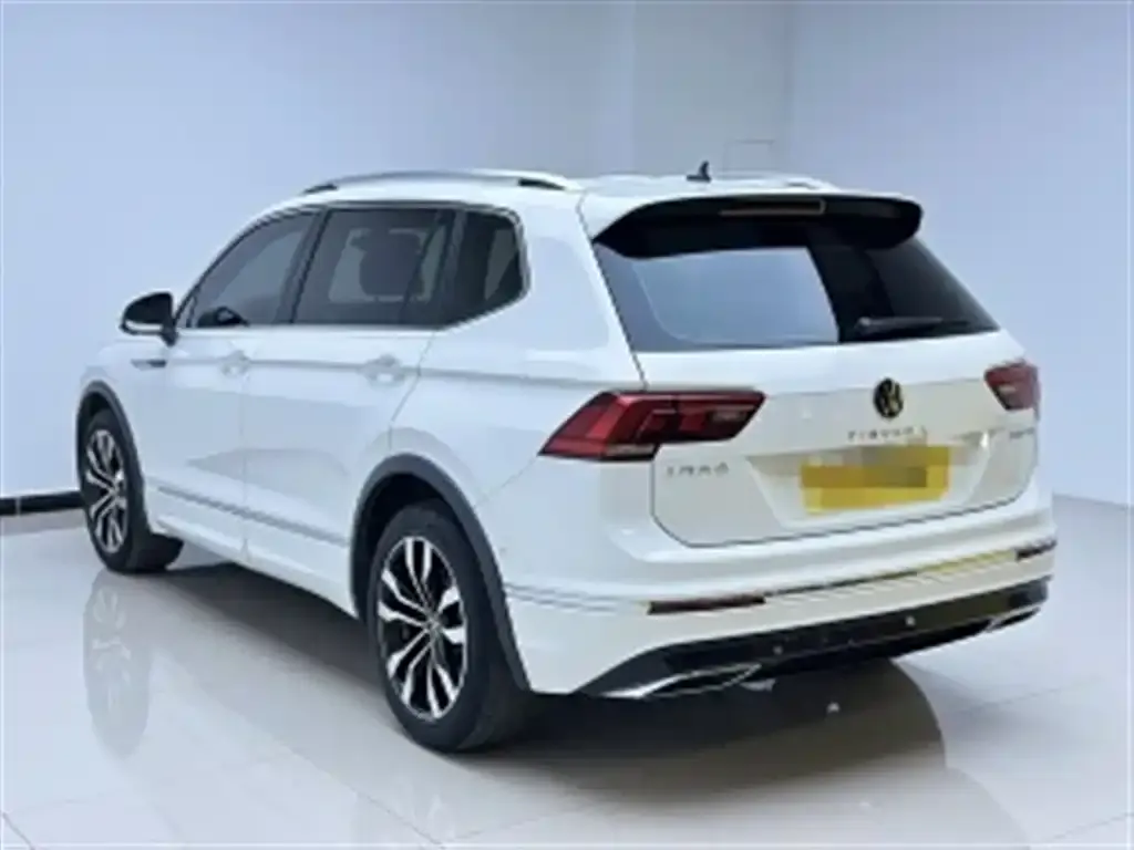 Volkswagen Tiguan L — фото 3