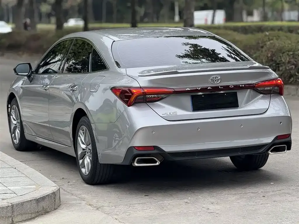 Toyota Avalon — фото 4