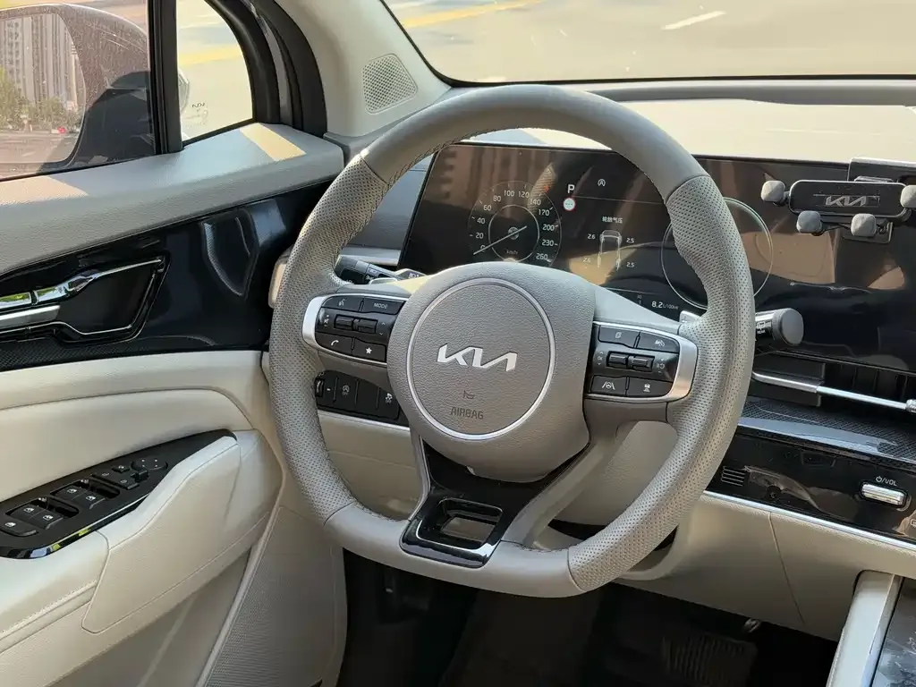 Kia Sportage — фото 9