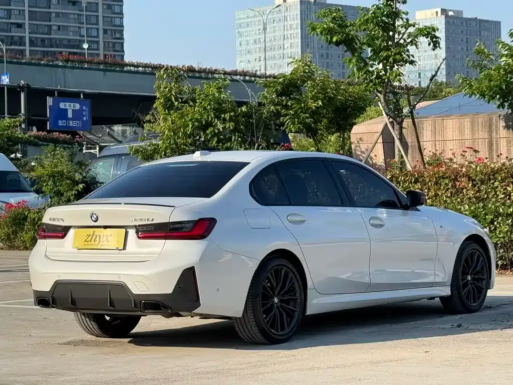 BMW 3 Series 2023 из CN, фото 9