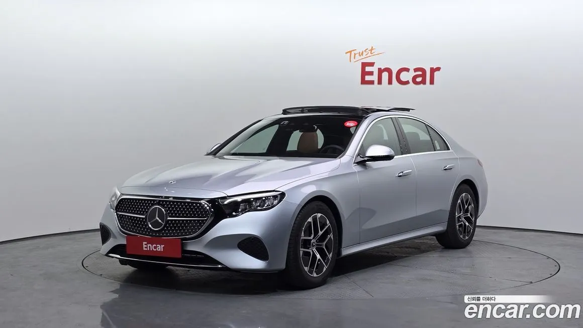 Mercedes-Benz E-Class — фото 1