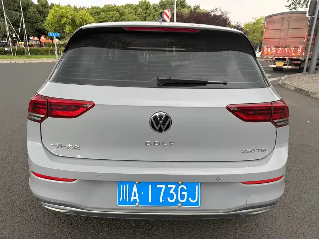 Volkswagen Golf 2022 из CN, фото 2