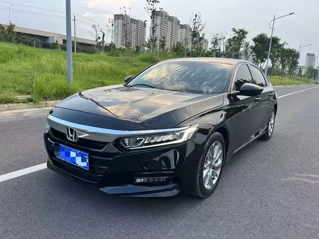 Honda Accord — фото 1