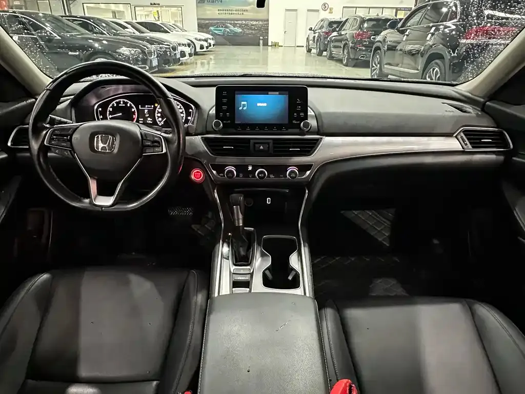 Honda Accord — фото 8