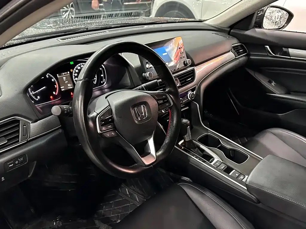 Honda Accord — фото 9