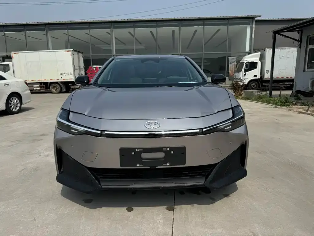Toyota bZ3 2024 из CN, фото 3