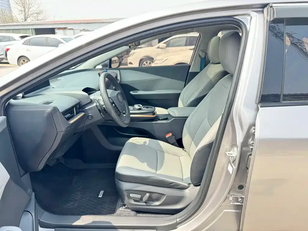 Toyota bZ3 2024 из CN, фото 10