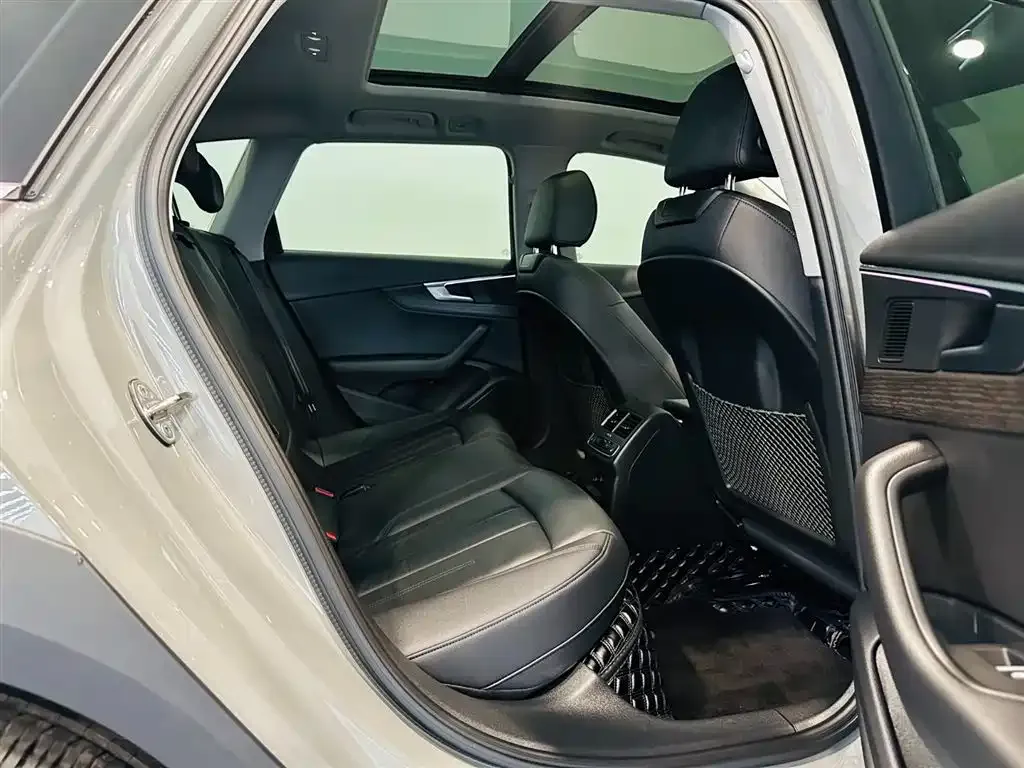 Audi A4 (Import) 2023 из CN, фото 6