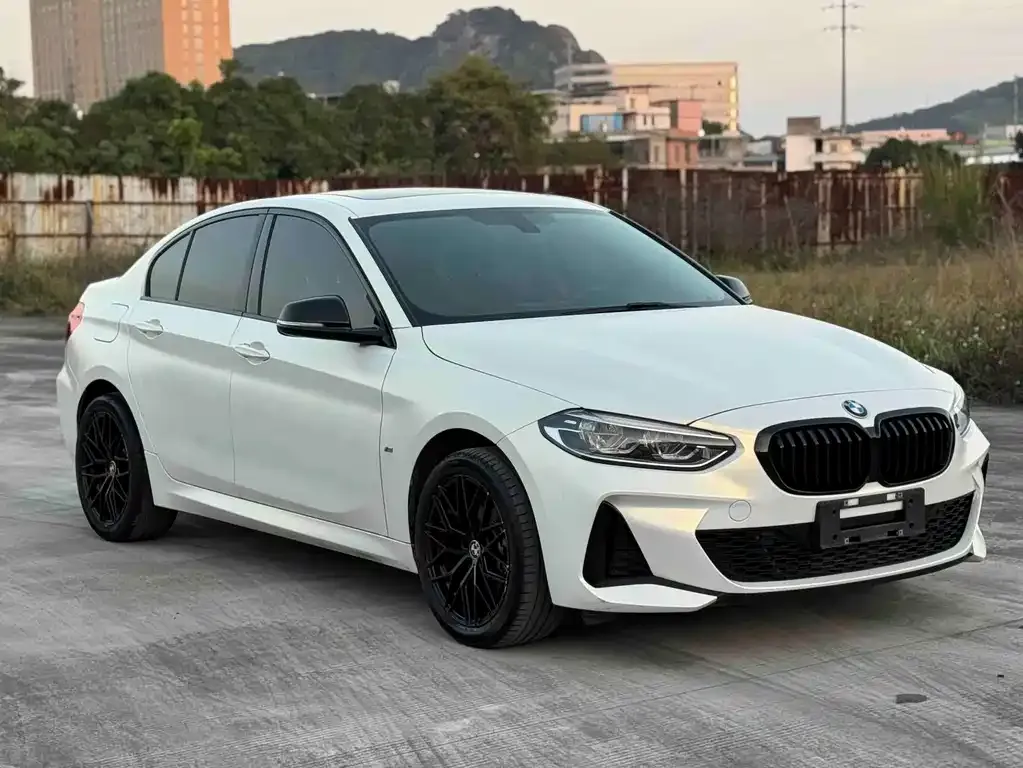 BMW 1 Series 2021 из CN, фото 1