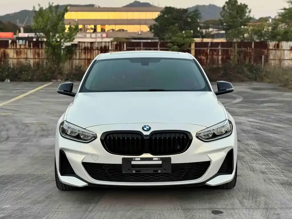 BMW 1 Series 2021 из CN, фото 3