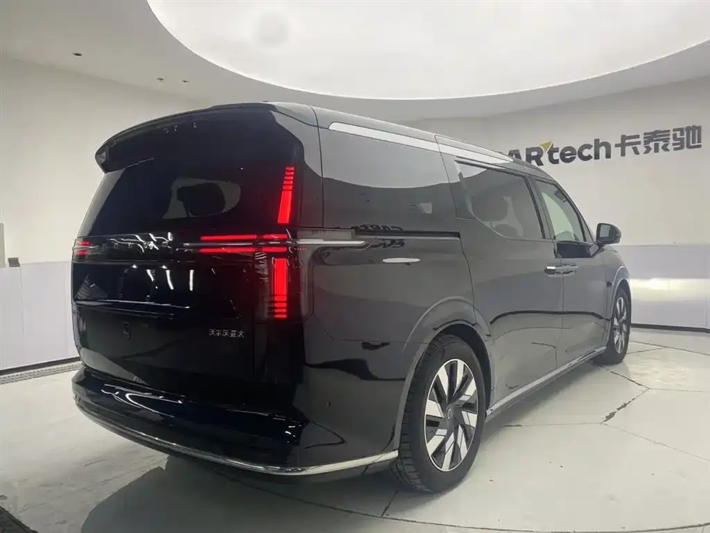 Volvo EM90 2026 из CN, фото 7