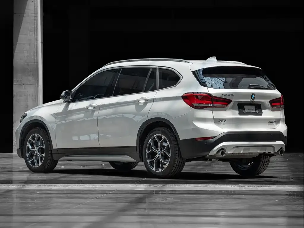 BMW X1 — фото 9