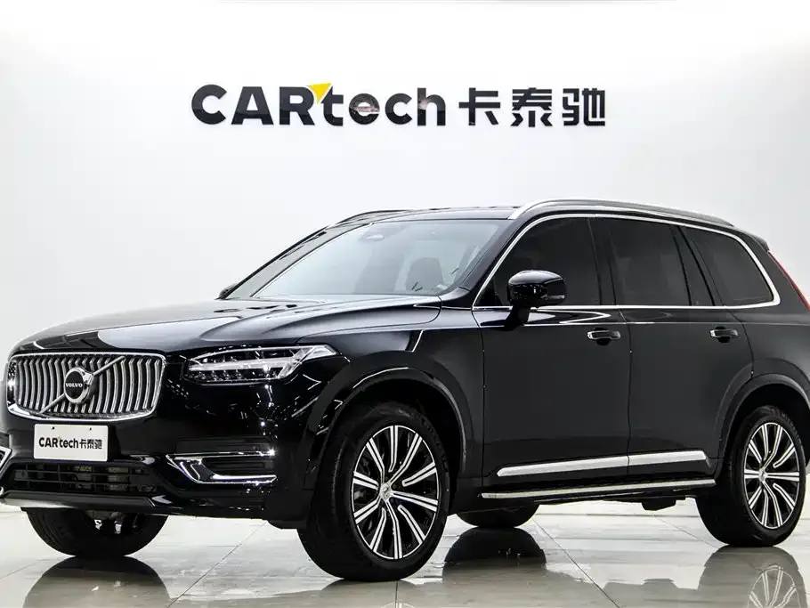 Volvo XC90 — фото 1