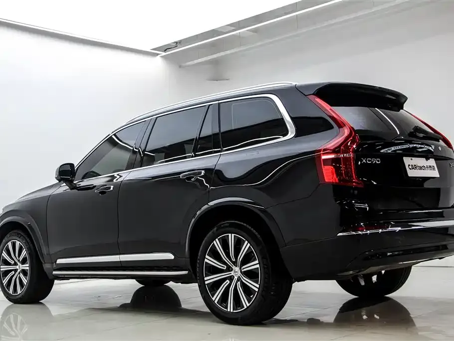 Volvo XC90 — фото 10