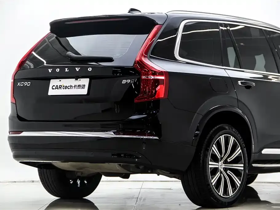 Volvo XC90 — фото 9