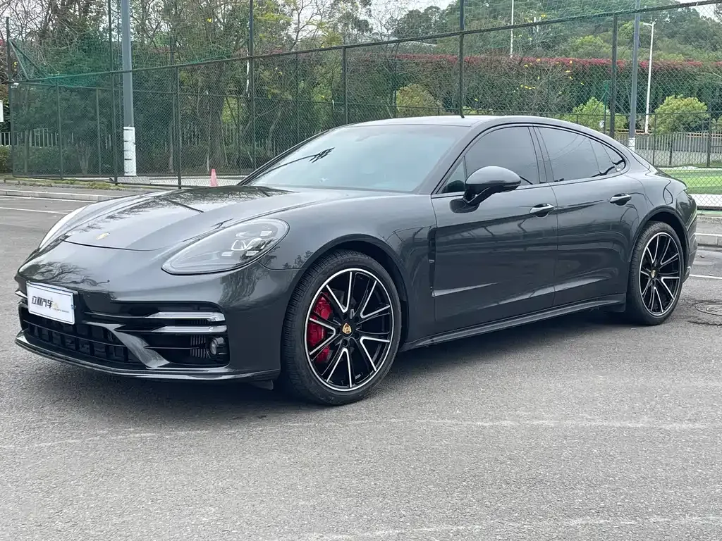 Porsche Panamera — фото 1