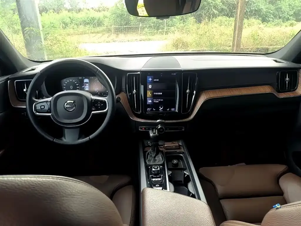 Volvo XC60 2021 из CN, фото 2