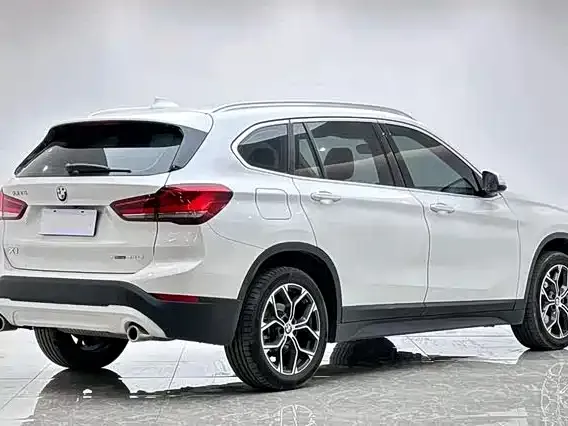 BMW X1 — фото 5
