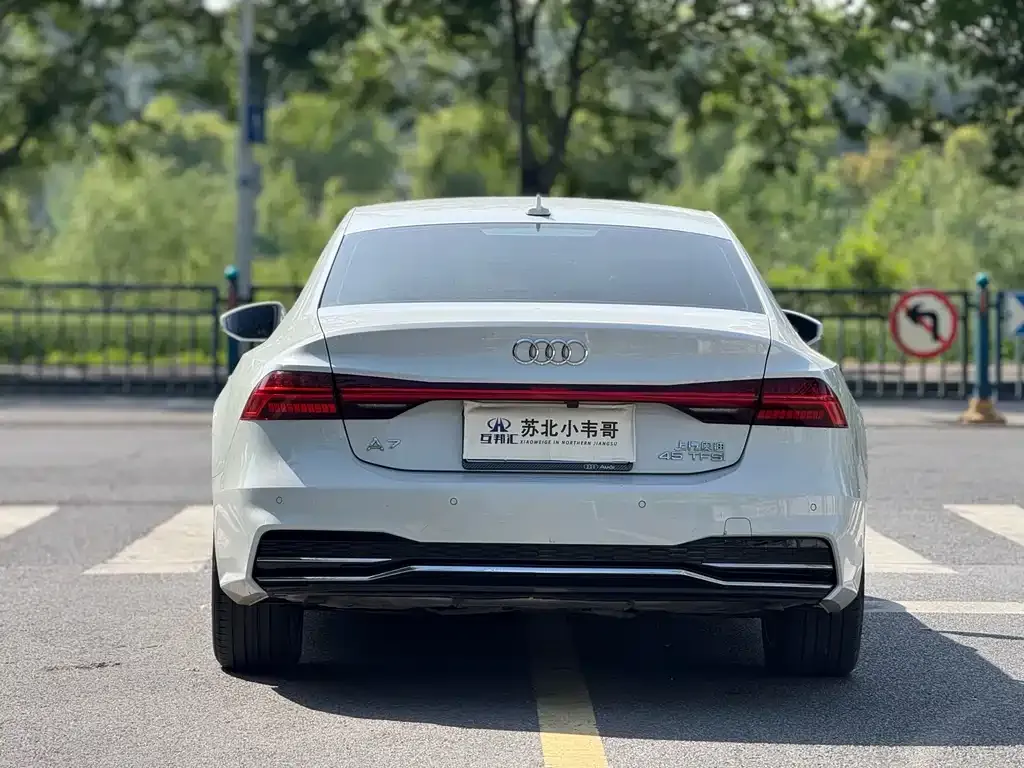 Audi A7L — фото 8