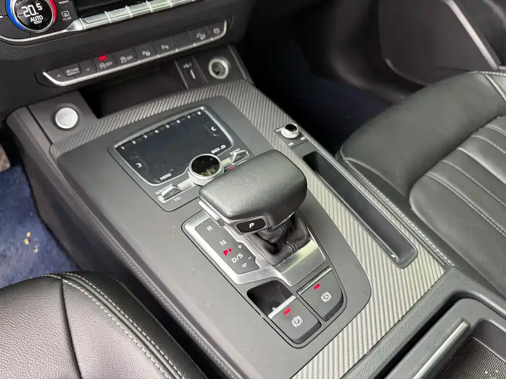 Audi Q5L 2021 из CN, фото 4