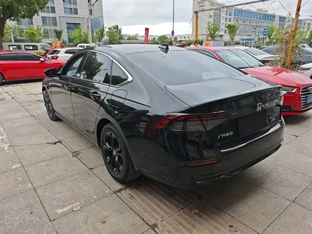 Honda Accord — фото 10