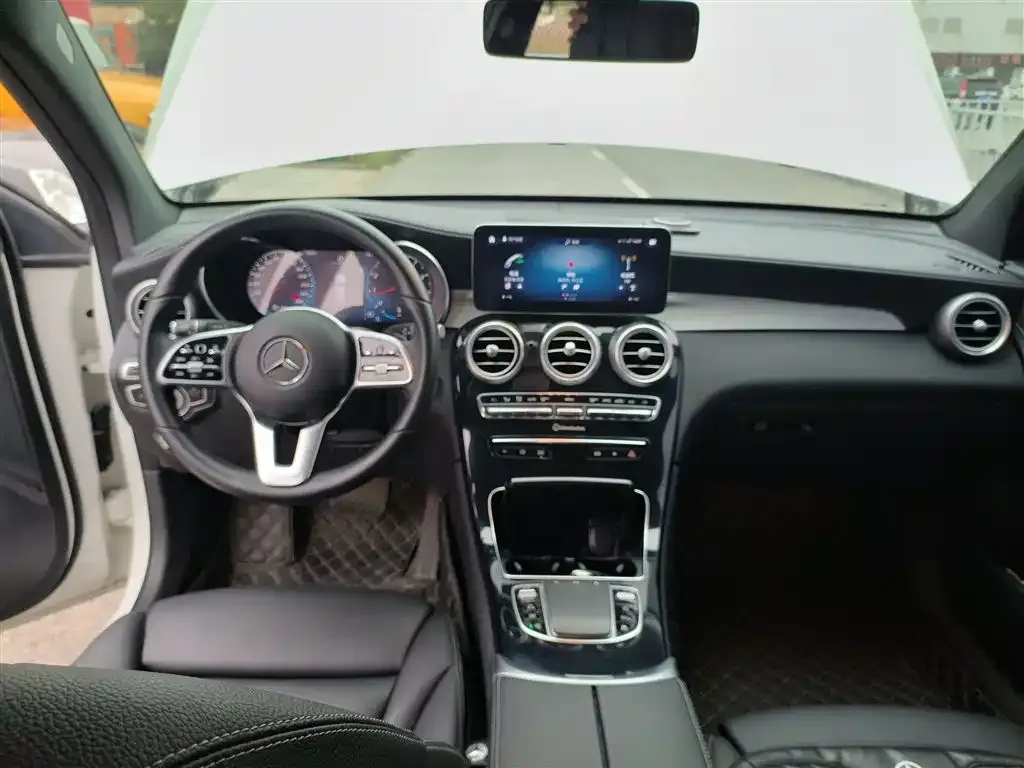 Mercedes-Benz GLC — фото 10
