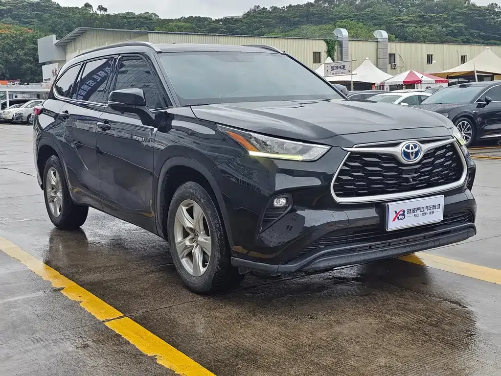 Toyota Highlander — фото 10