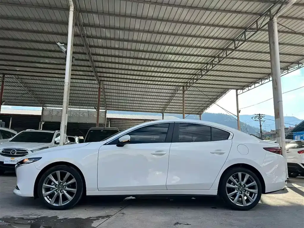 Mazda 3 Axela 2024 из CN, фото 9