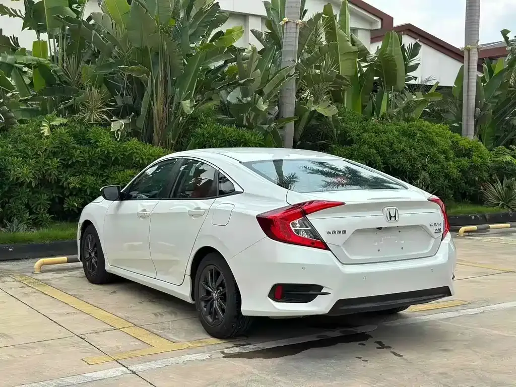 Honda Civic — фото 5