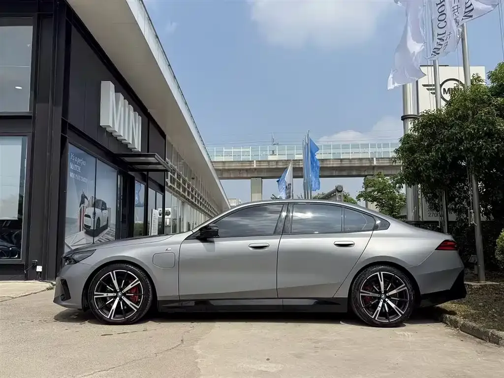 BMW i5 M60 2025 из CN, фото 5