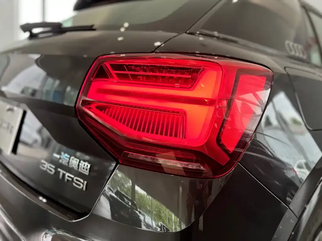Audi Q2L 2023 из CN, фото 9