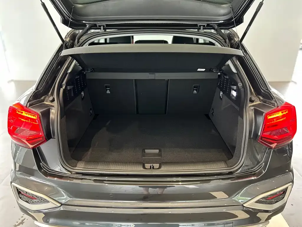 Audi Q2L 2023 из CN, фото 6