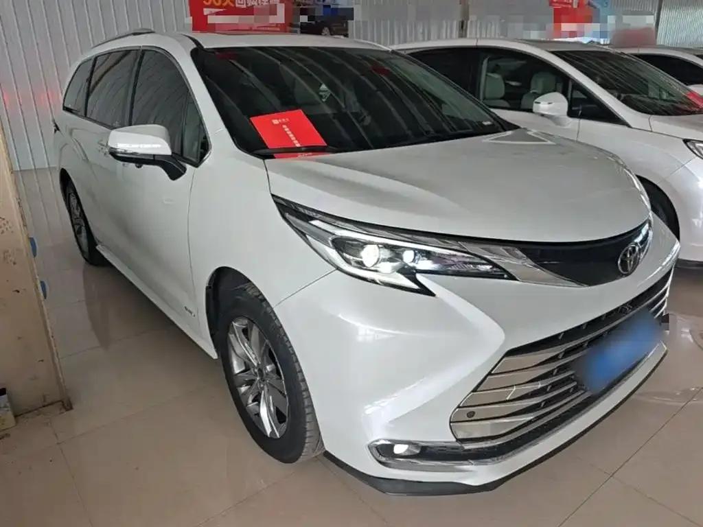 Toyota Sienna — фото 9