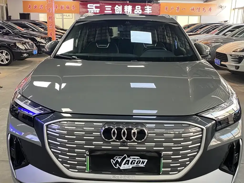 Audi Q4 e-tron — фото 2