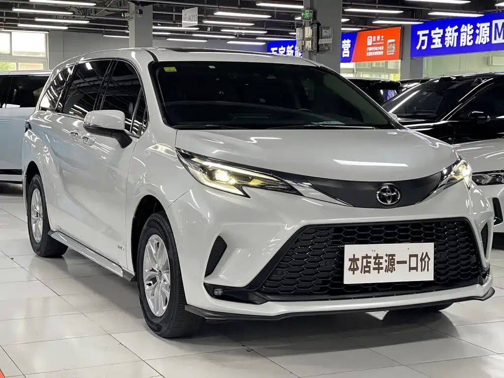 Toyota Granvia — фото 7