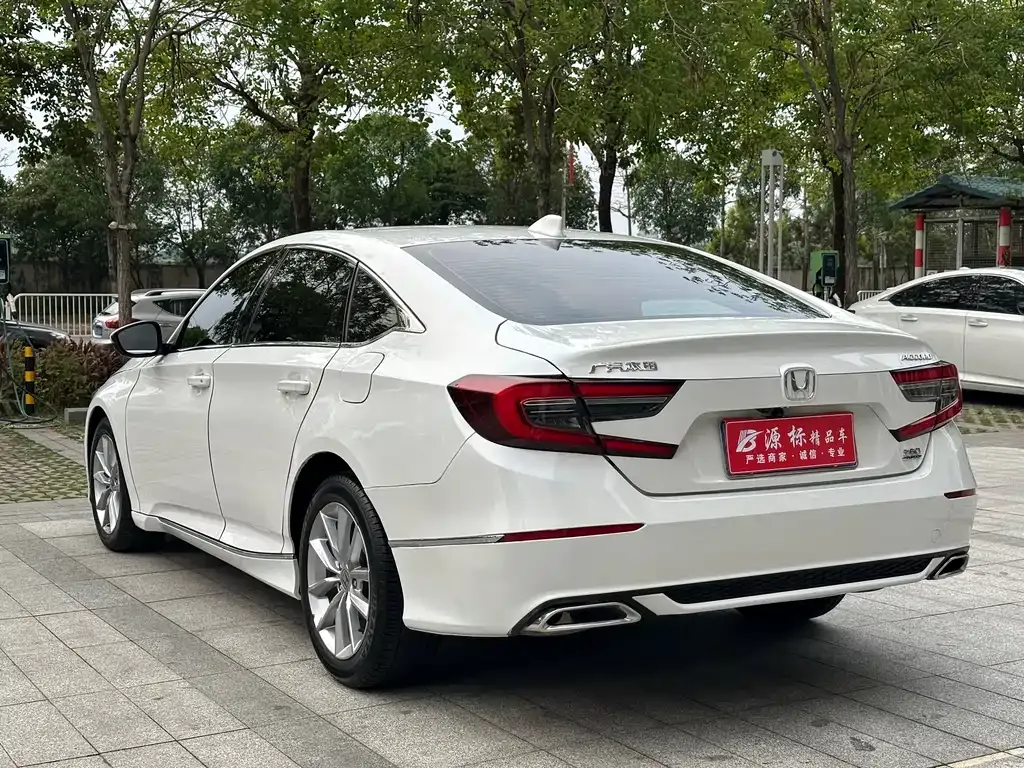 Honda Accord — фото 9