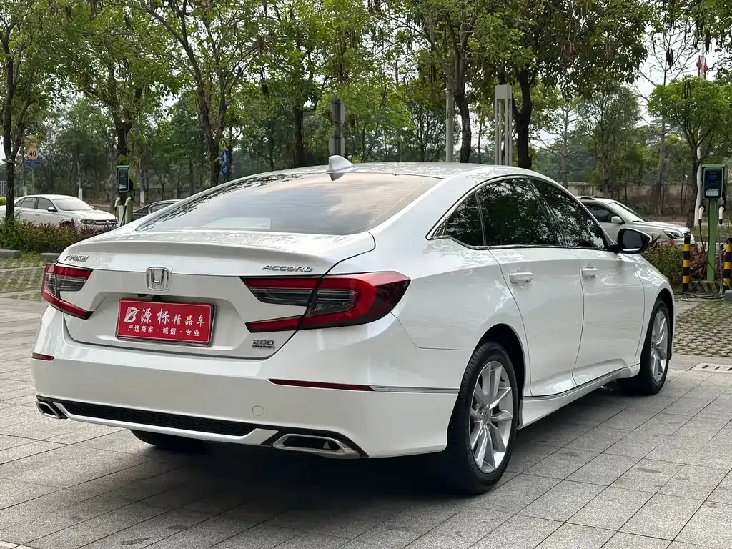 Honda Accord — фото 10
