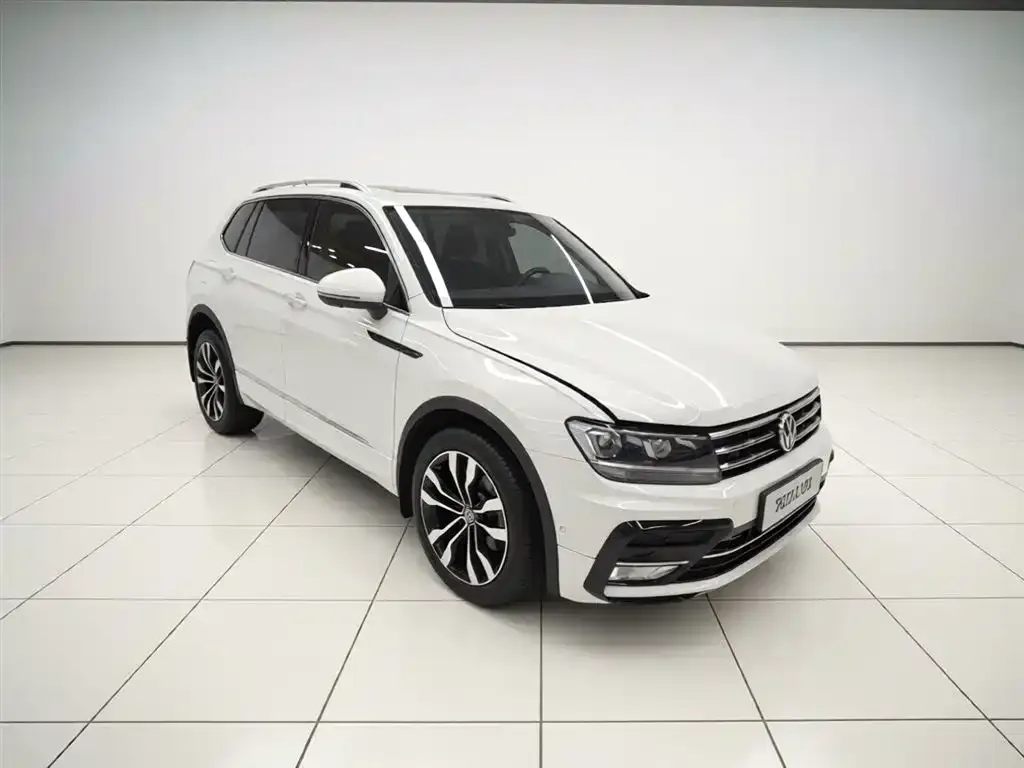 Volkswagen Tiguan L — фото 10