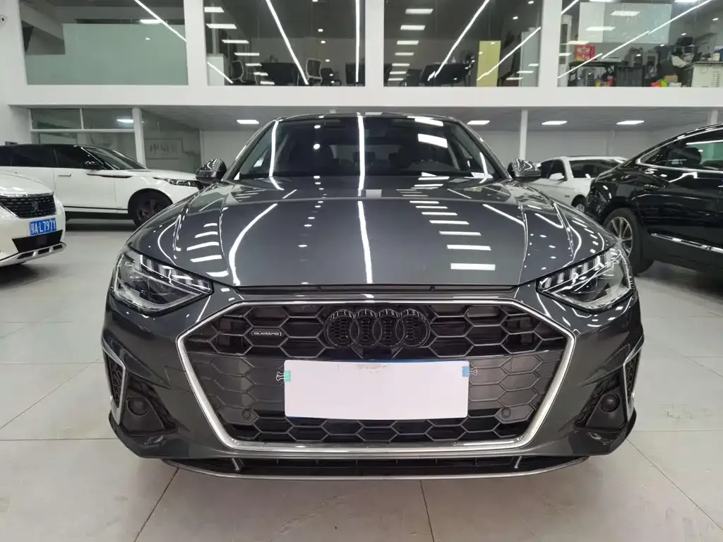 Audi A4L 2021 из CN, фото 6
