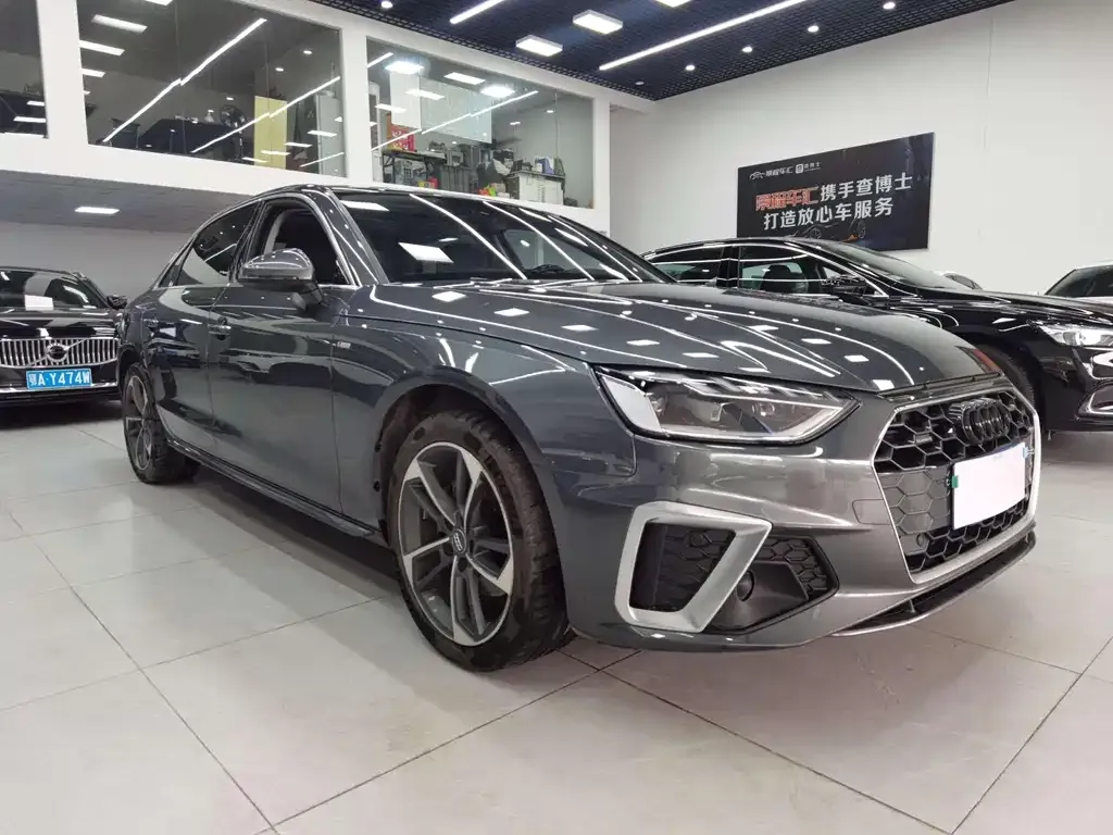 Audi A4L 2021 из CN, фото 9