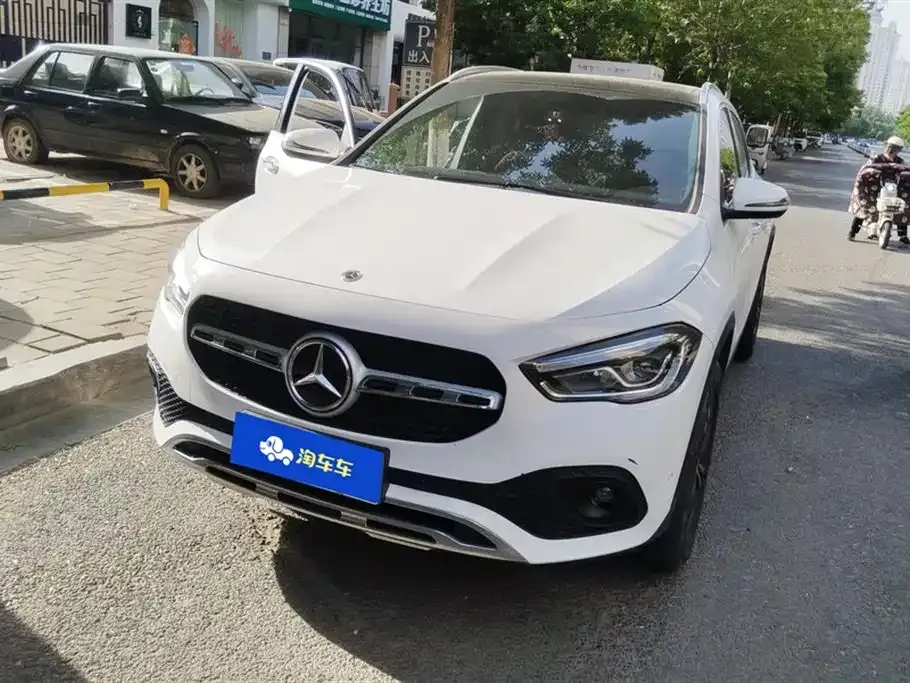 Mercedes-Benz GLA — фото 1