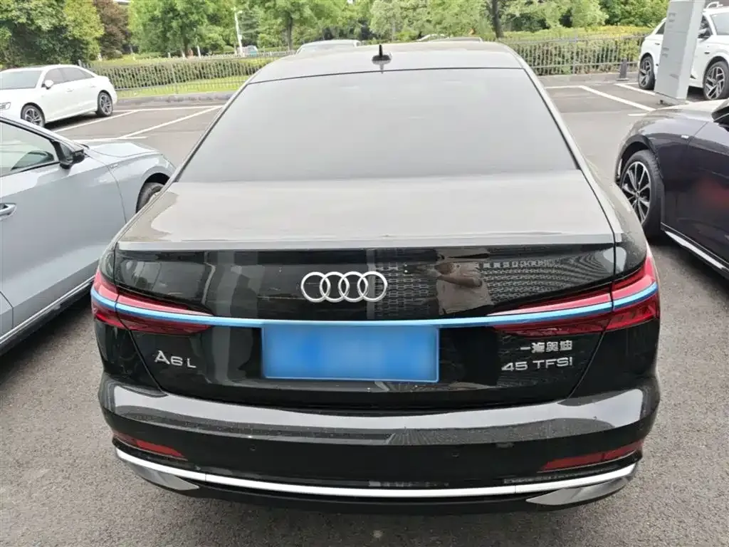 Audi A6L — фото 7