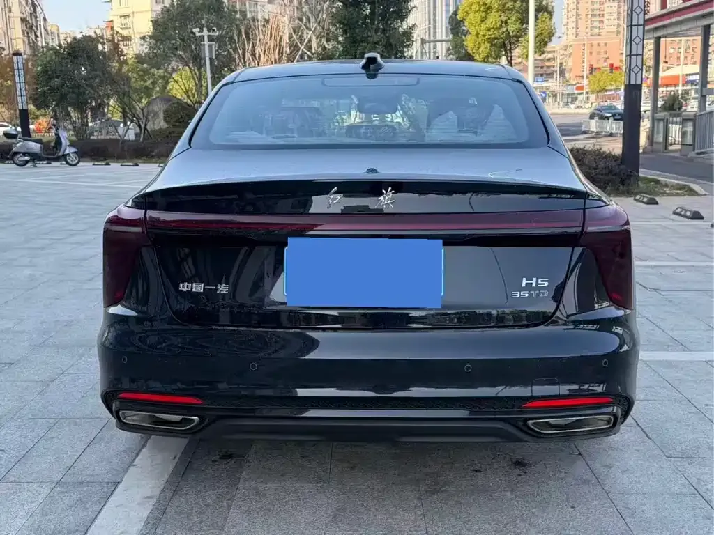 Hongqi H5 — фото 2