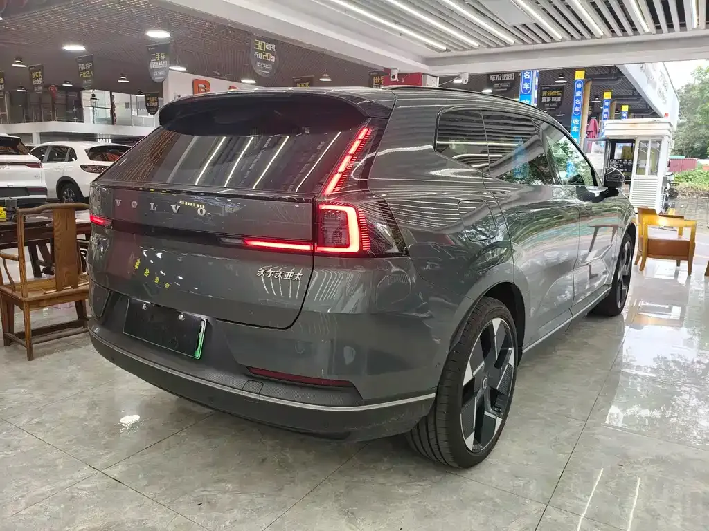 Volvo XC70 Plug-in Hybrid 2025 из CN, фото 7