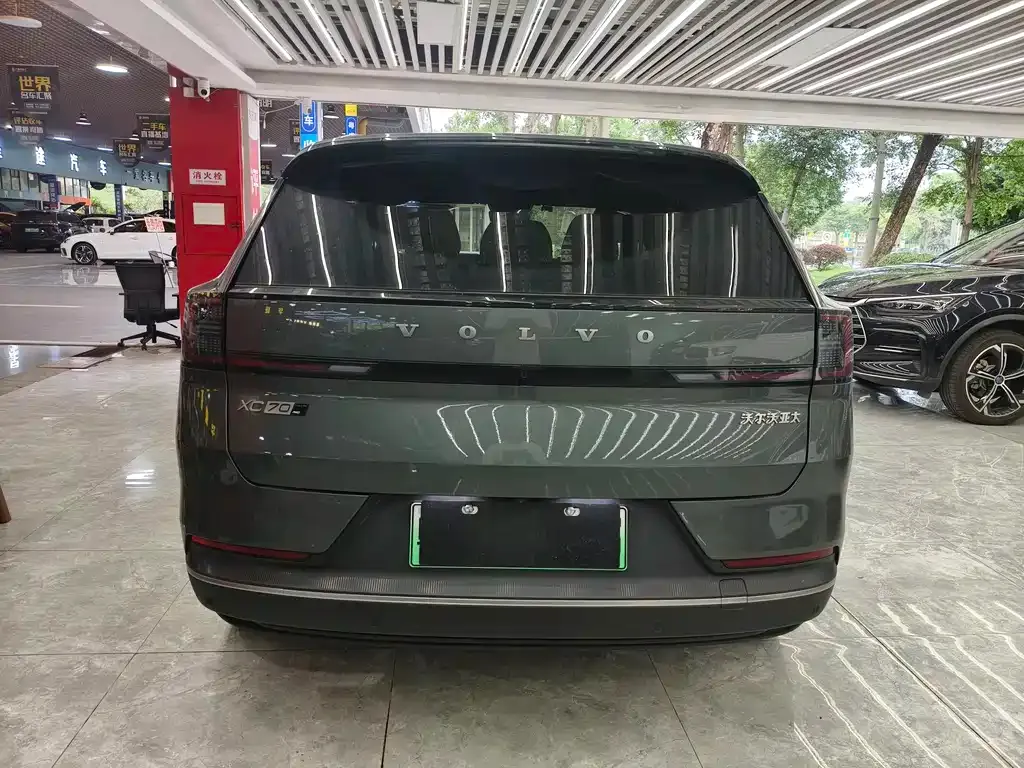 Volvo XC70 Plug-in Hybrid 2025 из CN, фото 3