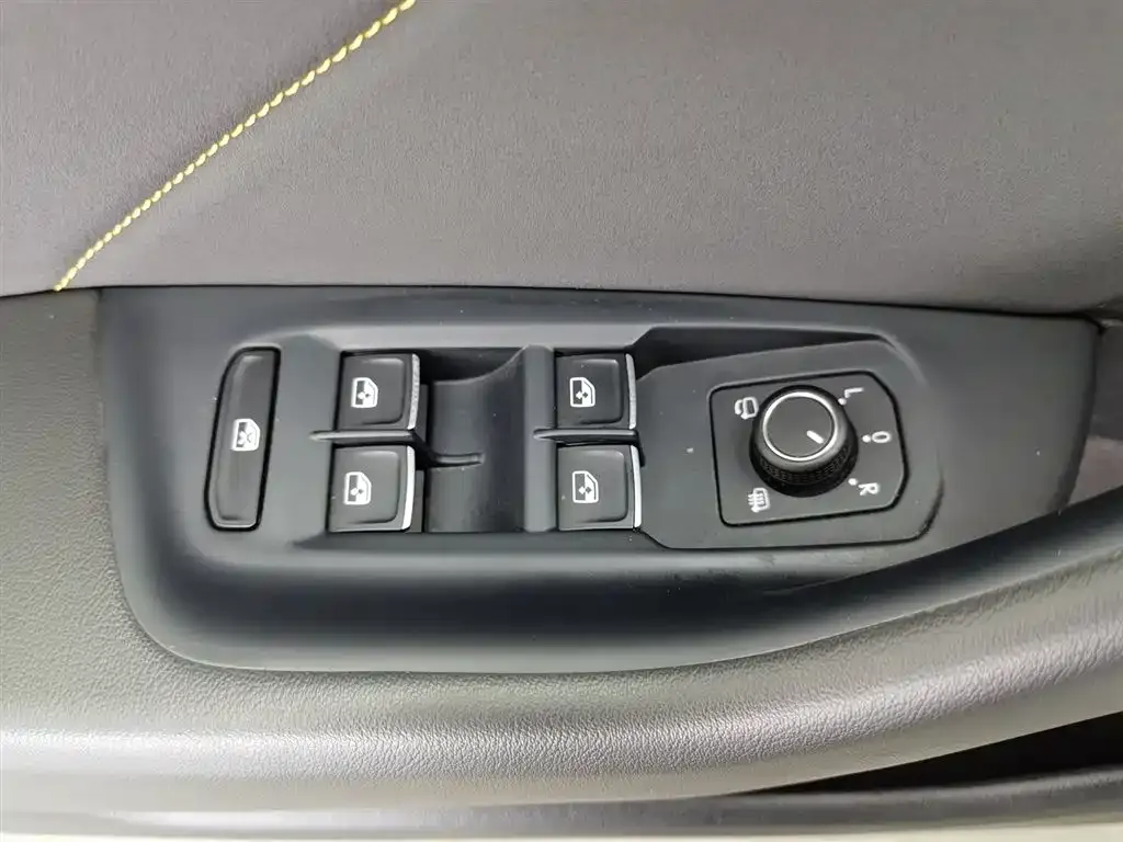 Volkswagen CC 2023 из CN, фото 5