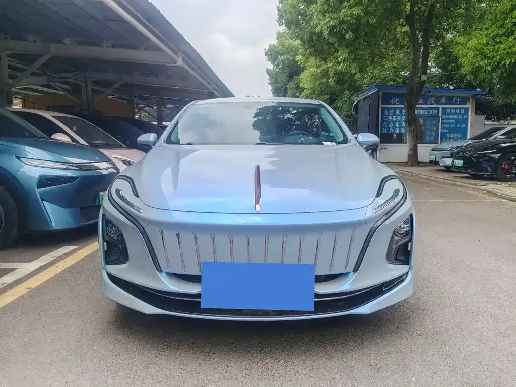 Hongqi E-QM5 — фото 10