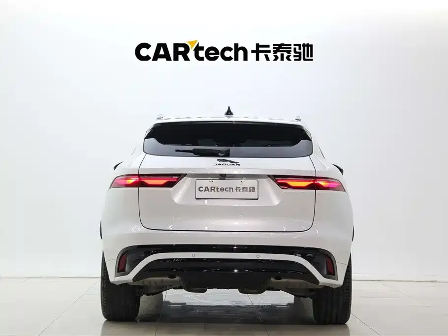 Jaguar F-PACE — фото 1