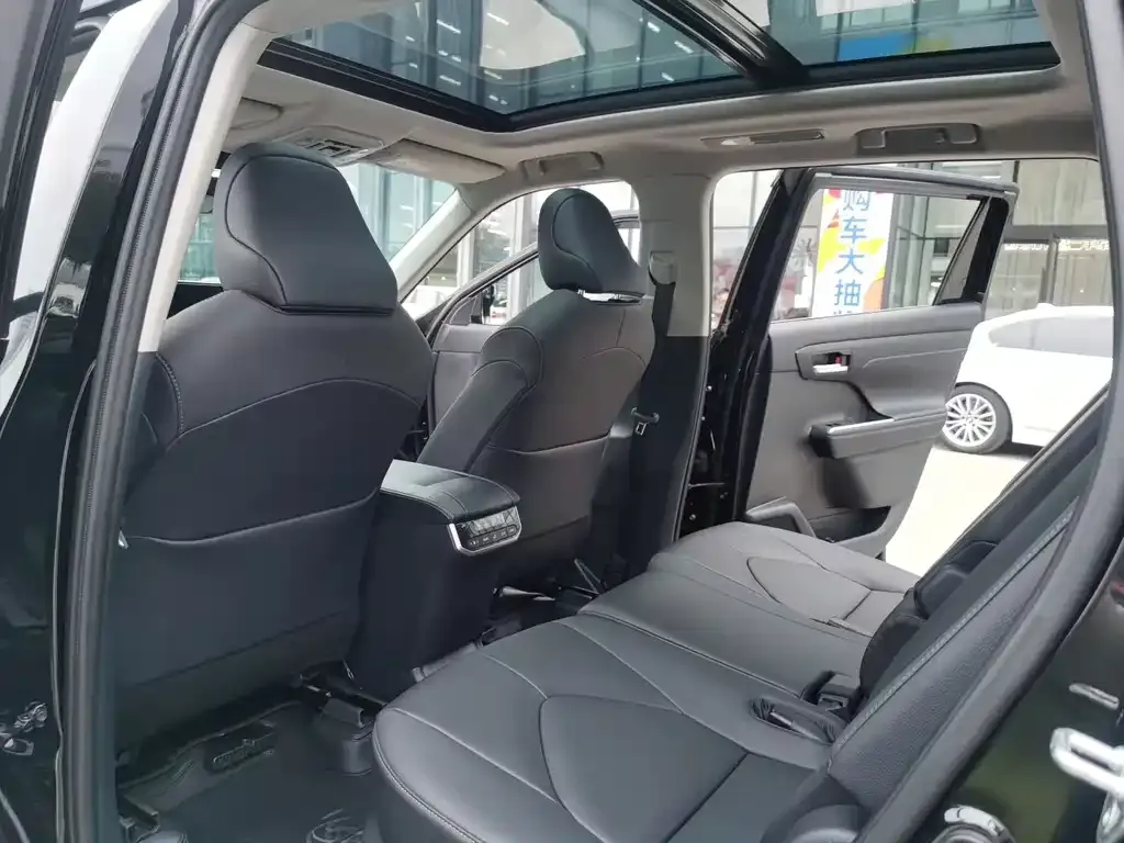 Toyota Highlander 2024 из CN, фото 6